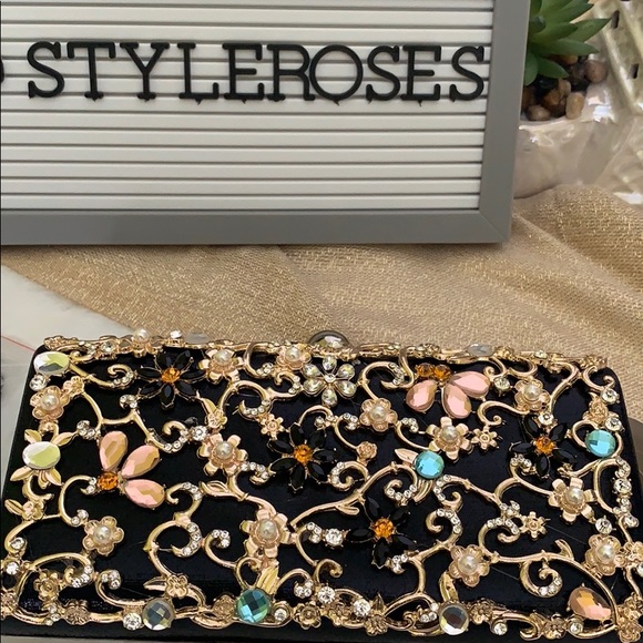 Handbags - 🔥🔥🔥NWT- Embellished evening clutch